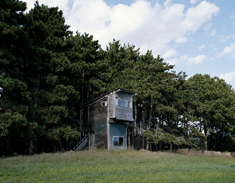 Illustration for article titled Deer Stand and Deliver: The Hunting Blinds of the Midwest